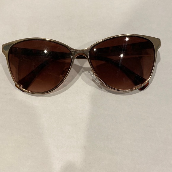 Set of sunglasses - Picture 4 of 6